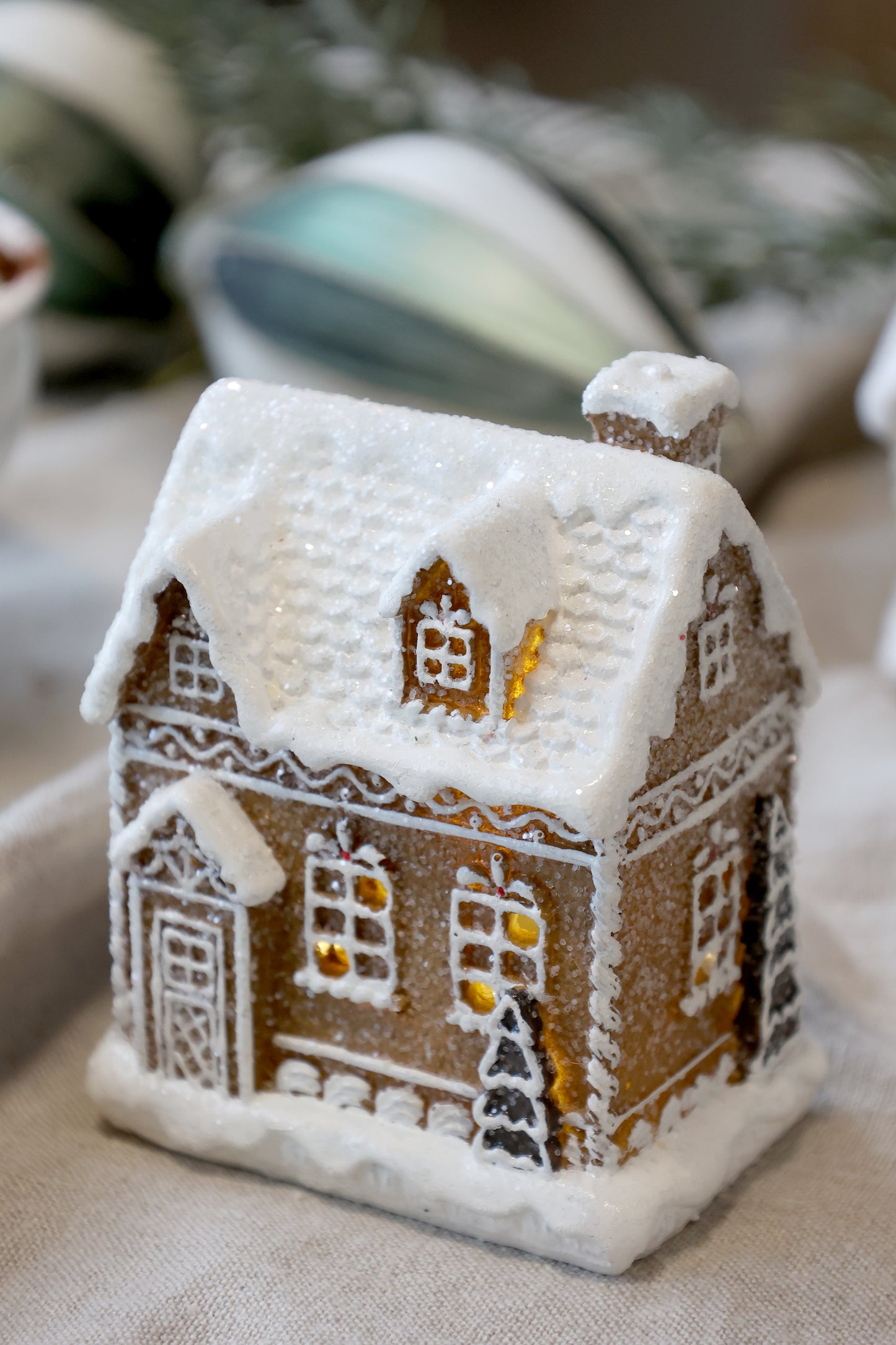 LED Gingerbread Houses