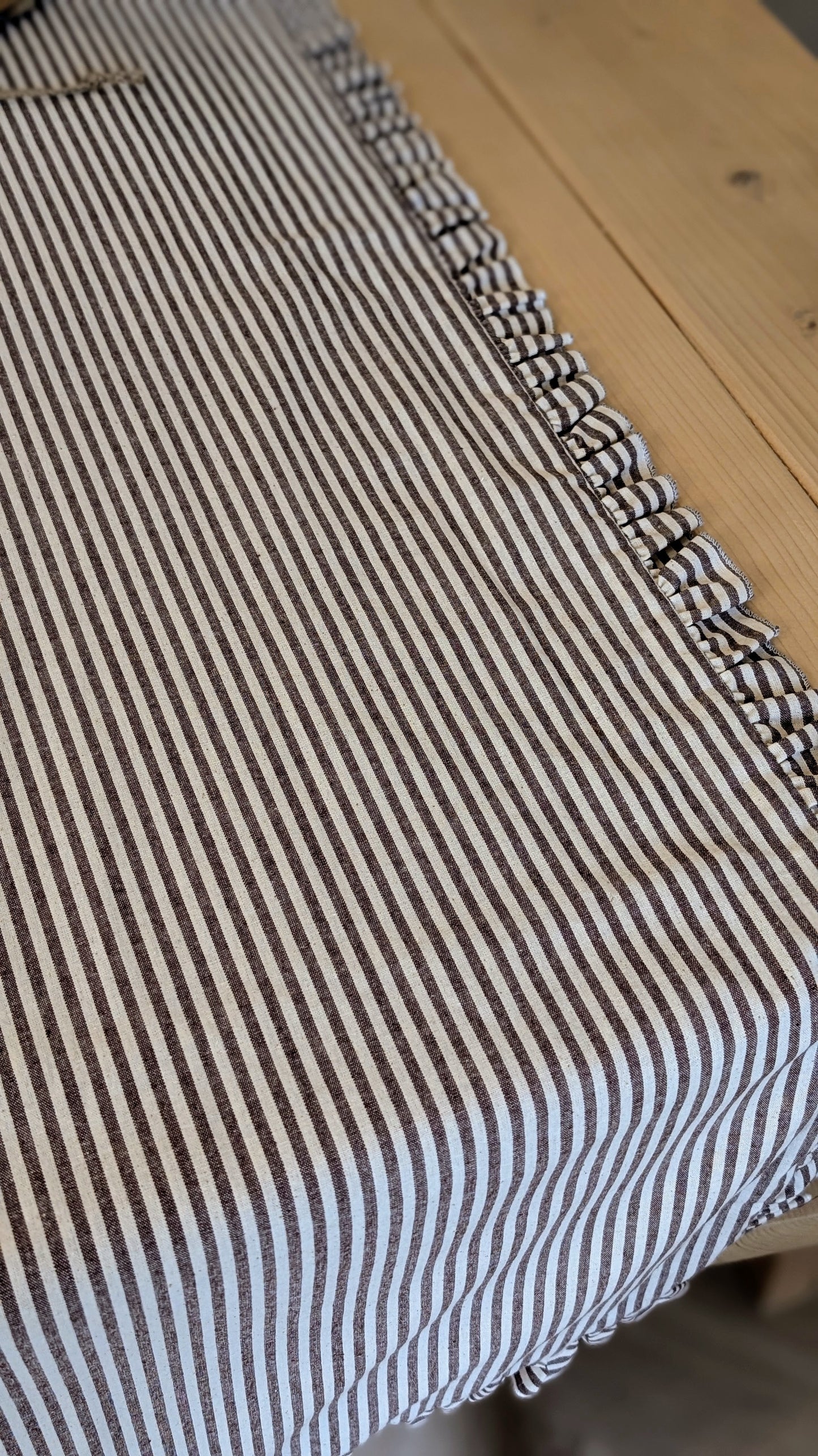 Dark Brown Stripe Ruffle Tableware