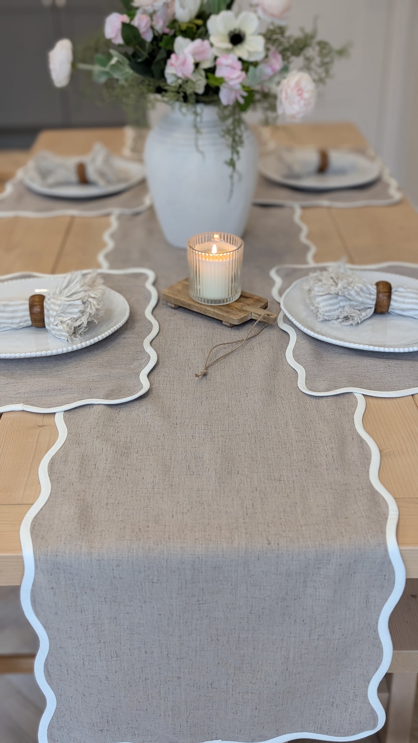 Greige Scalloped Tableware