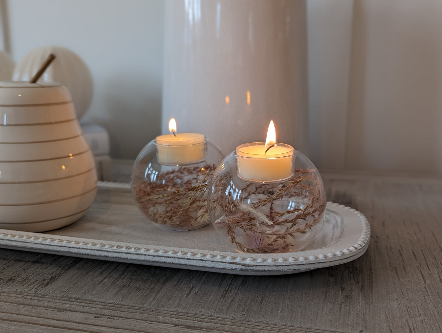 Pampas Filled Tea Light Holder