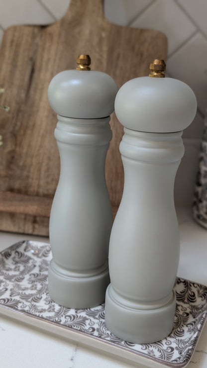 Salt and Pepper Grinder Set Latte