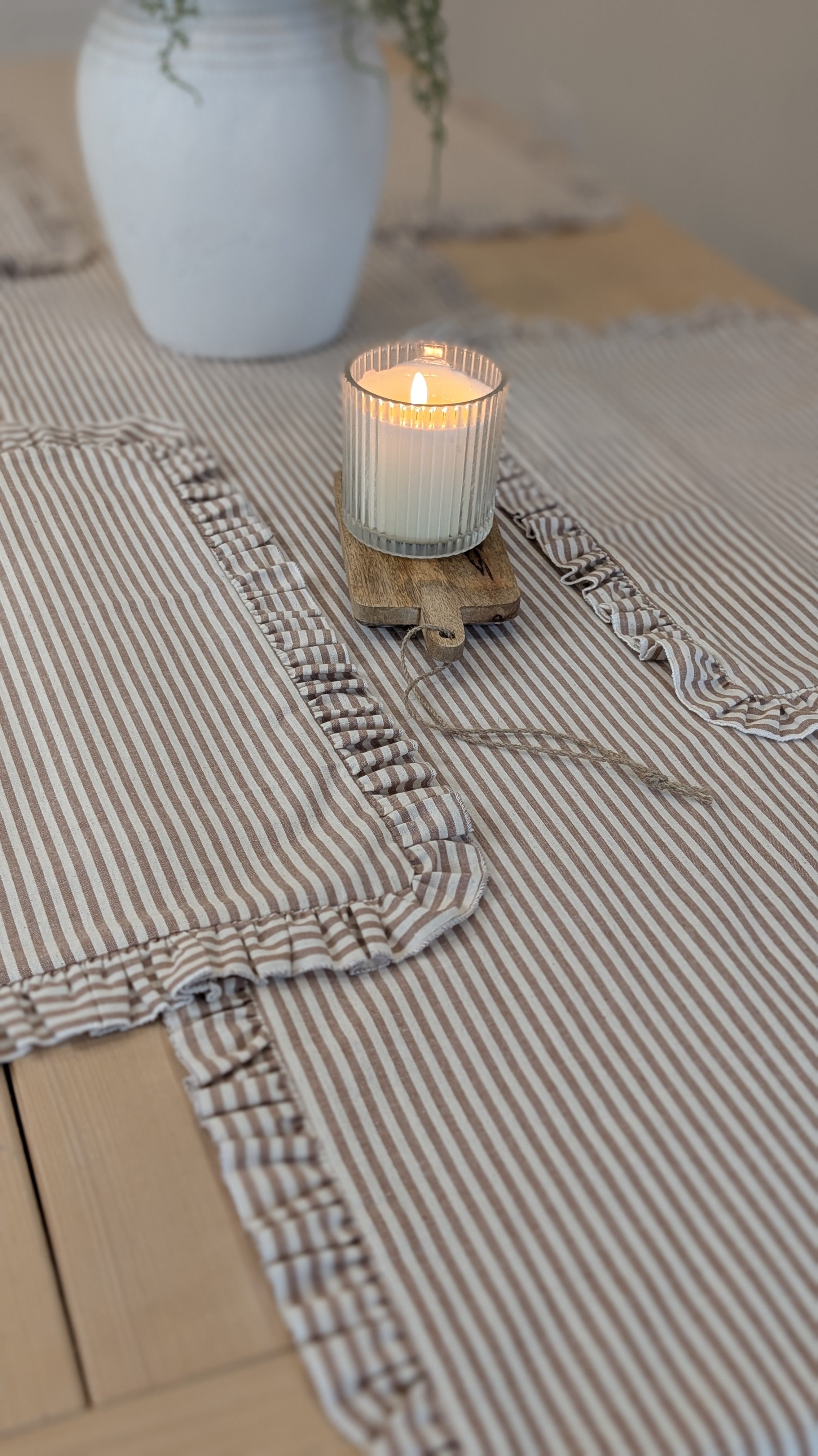 Light Brown Stripe Ruffle Tableware – Homestyle89