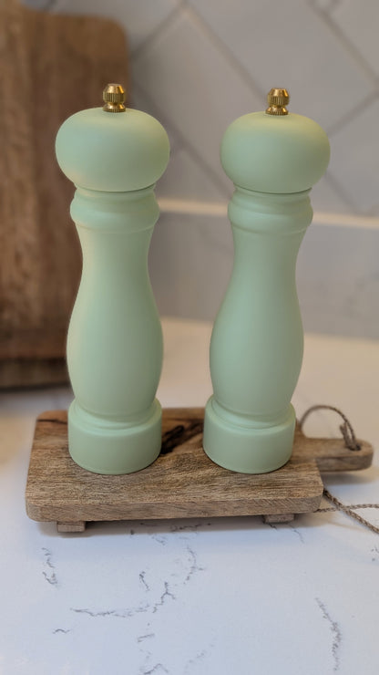 Salt and Pepper Grinder Set Green