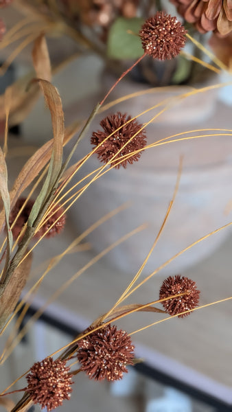 Brown Pom Pom Spray