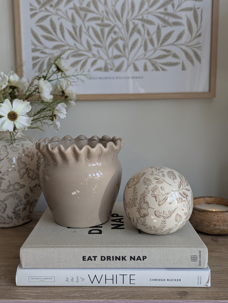 Evie Ruffle Vase