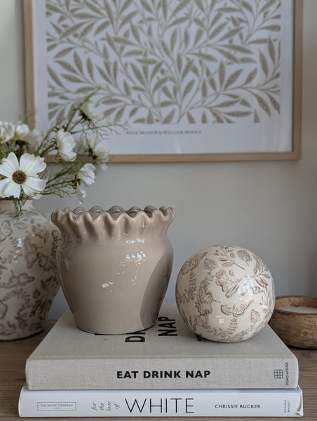 Evie Ruffle Vase
