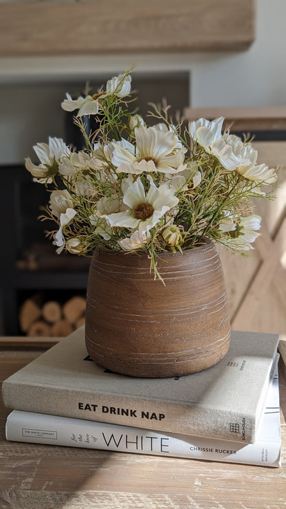 Maddie Rustic Pots